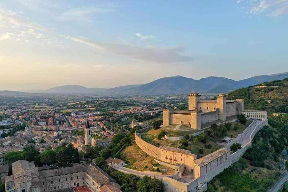 Palazzo Lauri Spoleto Appartement Buitenkant foto