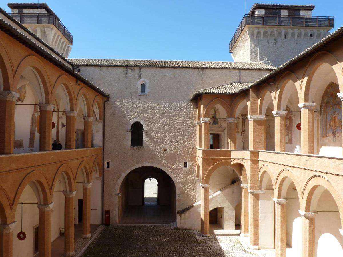 Palazzo Lauri Spoleto Appartement Buitenkant foto