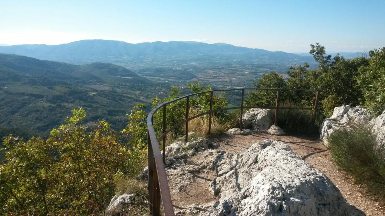 Palazzo Lauri Spoleto Appartement Buitenkant foto